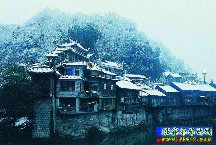 長沙往返A8線：鳳凰古城、梵凈山、德夯苗寨汽車三日游