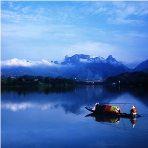 喜樂O線：猛洞河漂流、鳳凰古城兩日游