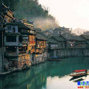 時(shí)尚商務(wù)C線：張家界、天門山、鳳凰古城四日游